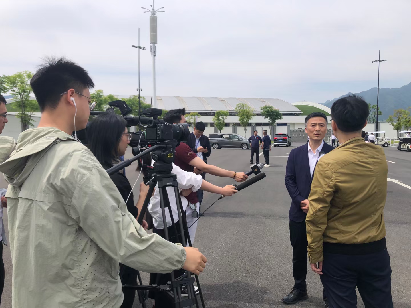 关于巴塞罗那内部会议纪要流出:今晨迎来里程碑,NBA总决赛使命明确,赛程密集仍需轮换的信息 关于巴塞罗那内部会议纪要流出:今晨迎来里程碑,NBA总决赛使命明确,赛程密集仍需轮换的信息