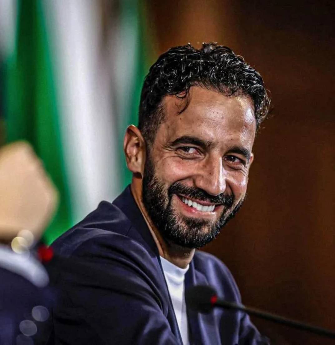 荷甲赛程吃紧;葡萄牙体育赛后主帅复盘;管理层满意;更衣室氛围转暖的简单介绍 荷甲赛程吃紧;葡萄牙体育赛后主帅复盘;管理层满意;更衣室氛围转暖的简单介绍