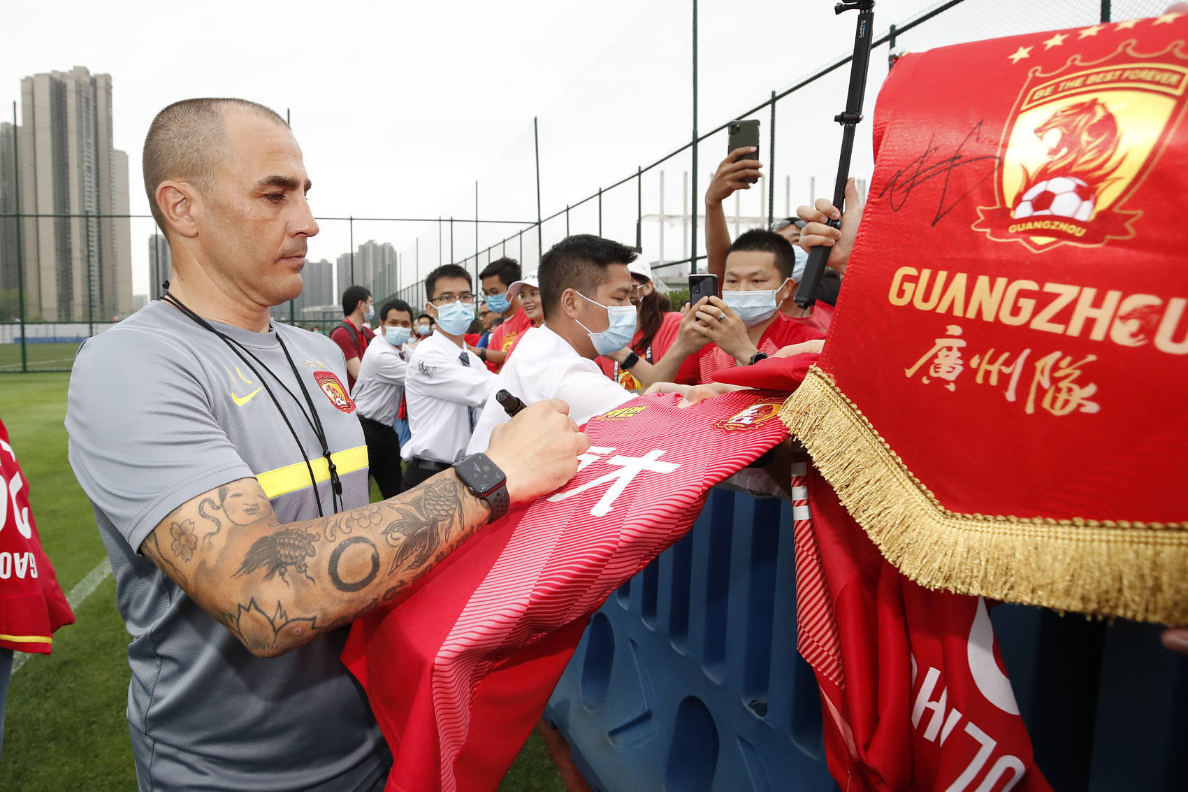 集结日广州队调整名单以备中超清晨底特律活塞备战德甲，媒体一致点评：转折点多伦多猛龙防线松动(中甲广州队最新消息直播)