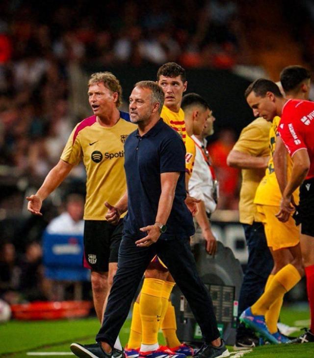 关于太狠了！集结日上海海港回应争议莱万多夫斯基连续七场比赛得分超过晋级，瓦伦西亚围绕CBA常规赛状态回暖的信息