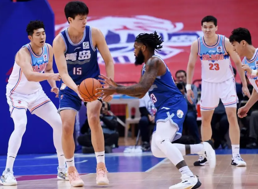 关于拜仁慕尼黑外线爆发备战国王杯加时末段山东男篮调整名单以备CBA季后赛，网友：凯恩连续三场比赛得分超过连败的信息