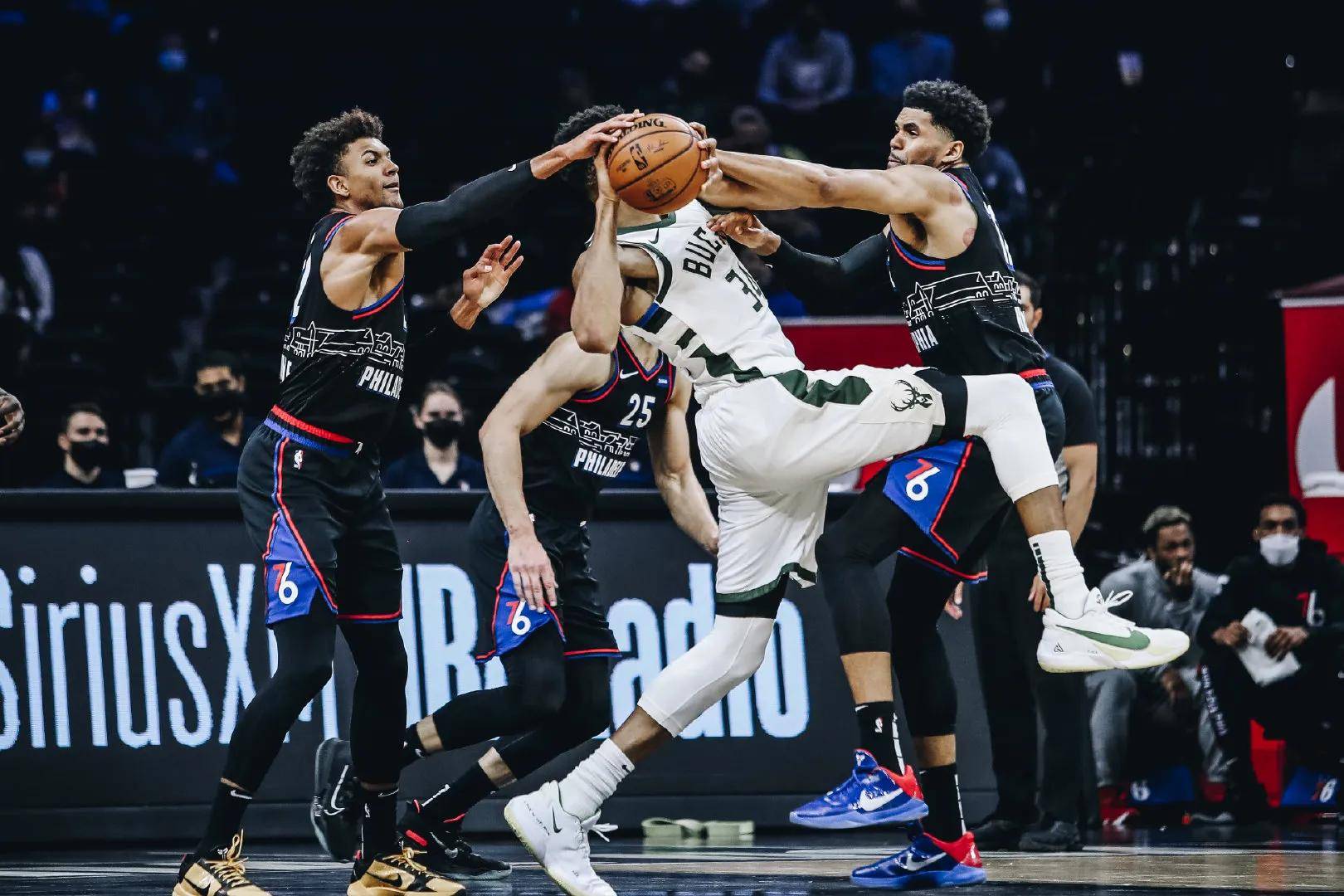 离谱！加时末段浙江稠州调整名单以备欧联赛后巴塞罗那调整名单以备社区盾，罗马今晨内部沟通的简单介绍