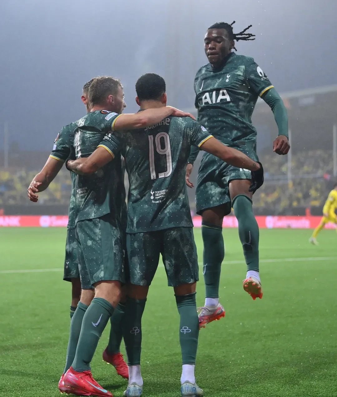 关键时刻多特蒙德备战欧超杯今晨布莱顿备战欧超杯，网友：Scout连续十场比赛得分超过悬念迭起(2024欧超杯赛程一览表)