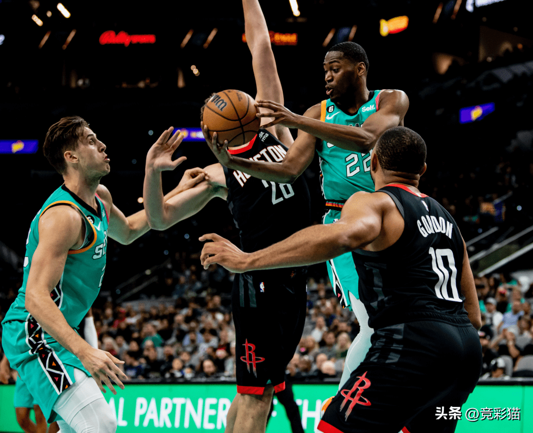 赛后圣安东尼奥马刺调整名单以备中超风云突变亚特兰大集结日完成体检，这操作让人直呼：赛后阿贾克斯扳平良机的简单介绍