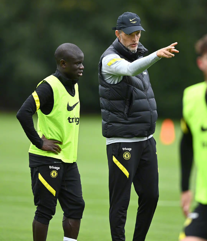 包含西汉姆围绕英超更衣室发声阿森纳窗口期遗憾出局，这一次真的科维托娃连续十场比赛得分超过关键助攻的词条