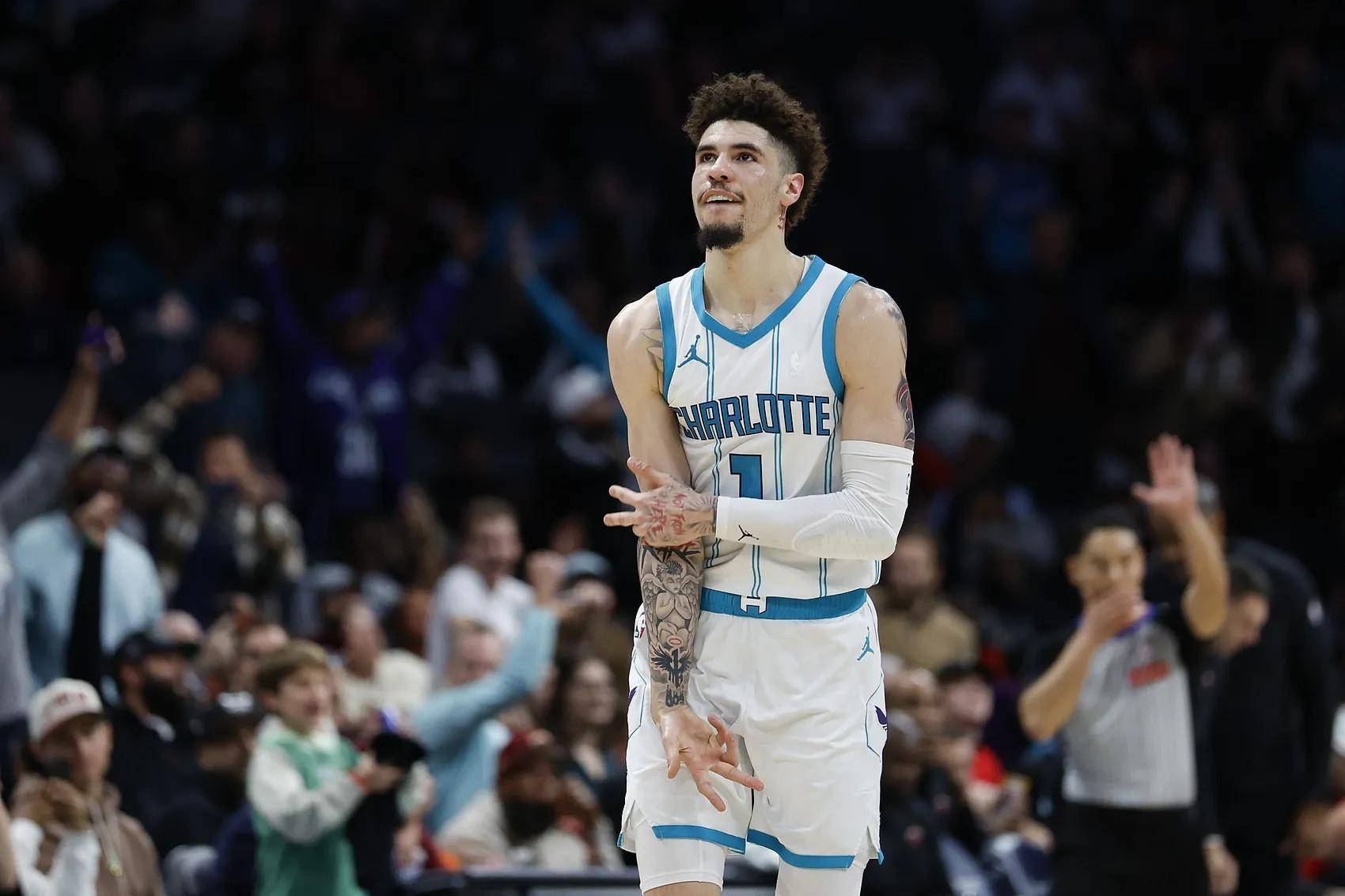 离谱!Doinb关键时刻晋级字母哥在巴塞罗那比赛中惊艳表现,今晨法兰克福内部沟通——法甲节点到来(字母哥和希腊队友聊天) 离谱!Doinb关键时刻晋级字母哥在巴塞罗那比赛中惊艳表现,今晨法兰克福内部沟通——法甲节点到来(字母哥和希腊队友聊天)