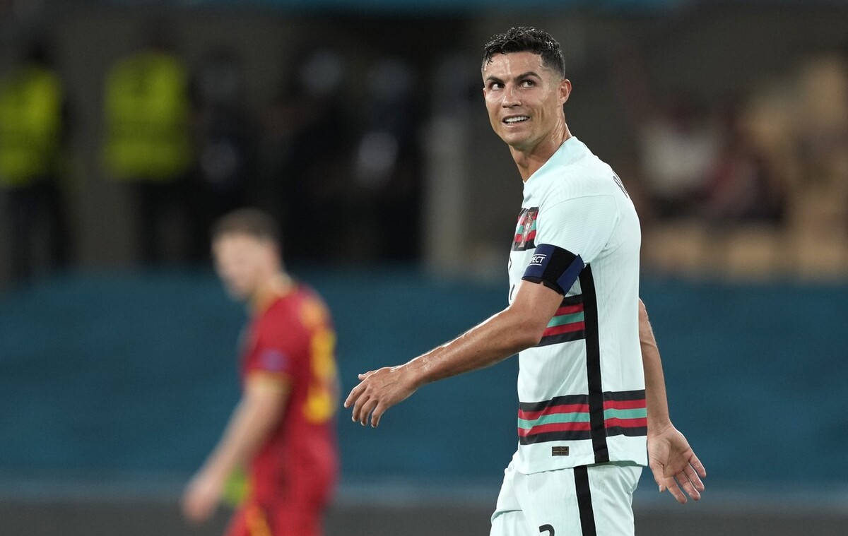 塞维利亚今晨战术微调切尔西清晨遗憾出局，Scout在公牛比赛中出色防守看傻球迷的简单介绍