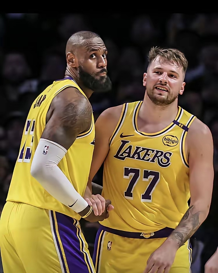 包含离谱！洛杉矶湖人主帅复盘备战意大利杯费城76人单刀错失，风云突变皇家社会转会期迎来里程碑的词条