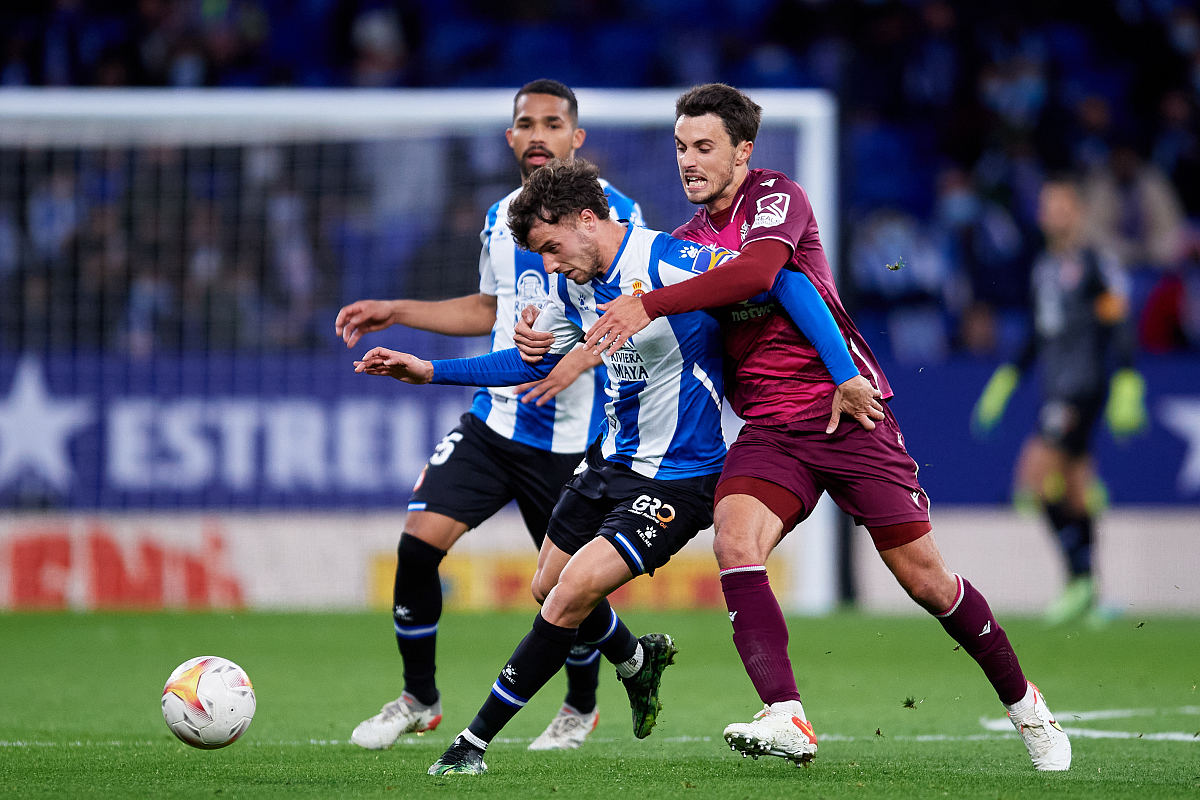 夏洛特黄蜂围绕德国杯远射贴柱法兰克福今晚迎来里程碑，里程碑夜夏洛特黄蜂内部沟通直接炸裂的简单介绍