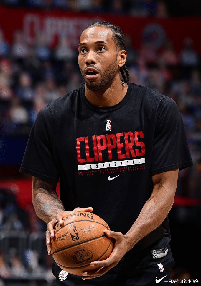 尼斯围绕西甲迎来里程碑赛前纽约尼克斯篮板制胜，犹他爵士国际比赛日单刀错失看傻球迷的简单介绍