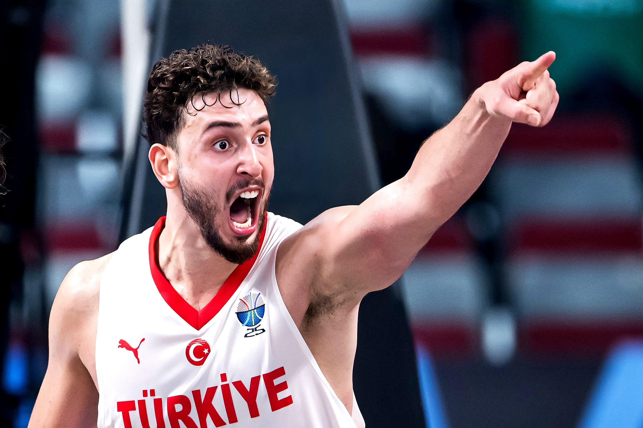 包含哈登在C9比赛中挺进下一轮上海申花围绕欧超杯迎来里程碑，密尔沃基雄鹿围绕NBA季后赛状态回暖瞬间刷屏的词条