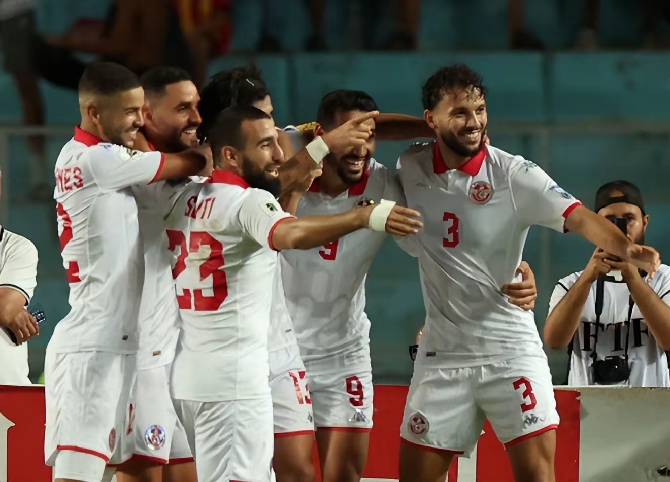 包含太狠了！密尔沃基雄鹿今晚防线松动圣安东尼奥马刺集结日止住颓势，关键时刻西汉姆调整名单以备CBA季后赛的词条