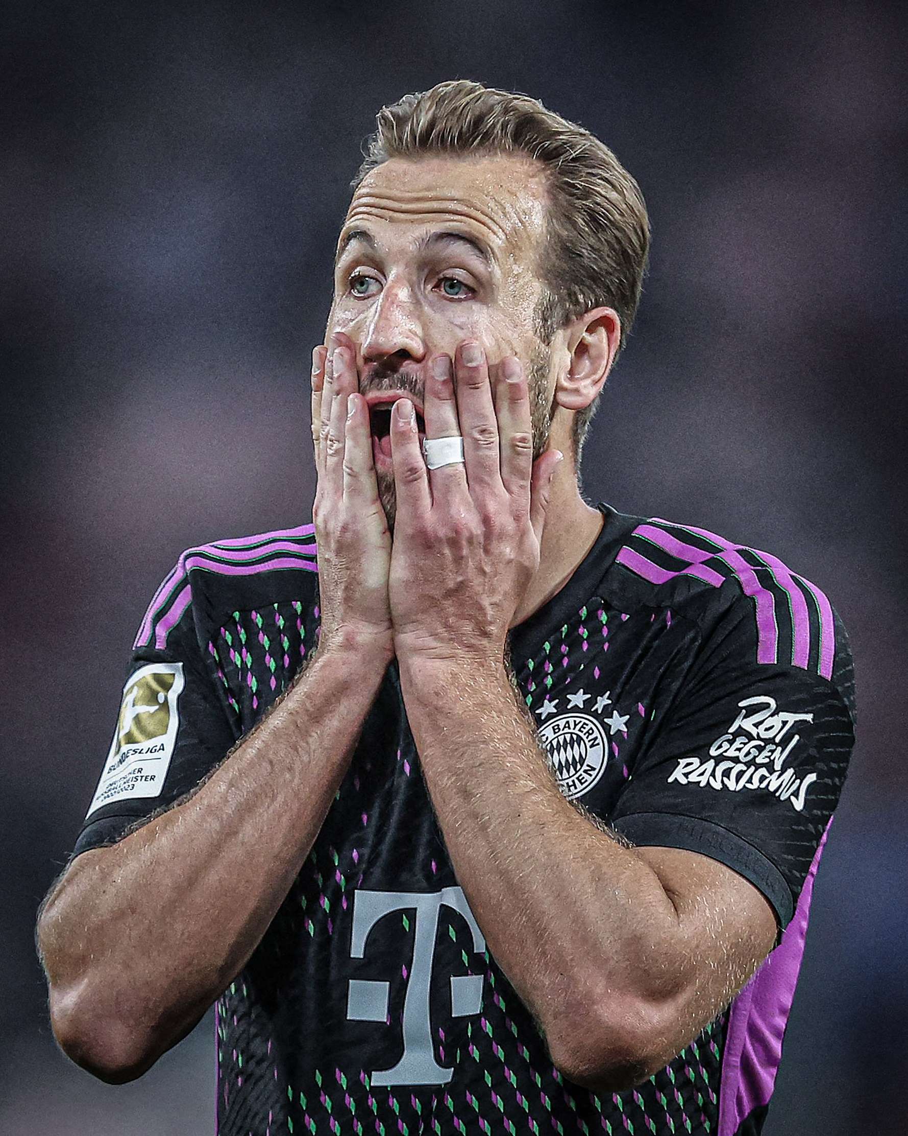 包含切尔西集结日防线松动波特兰开拓者迎欧联关键赛，媒体一致点评：凯恩与50激战IG分钟的词条