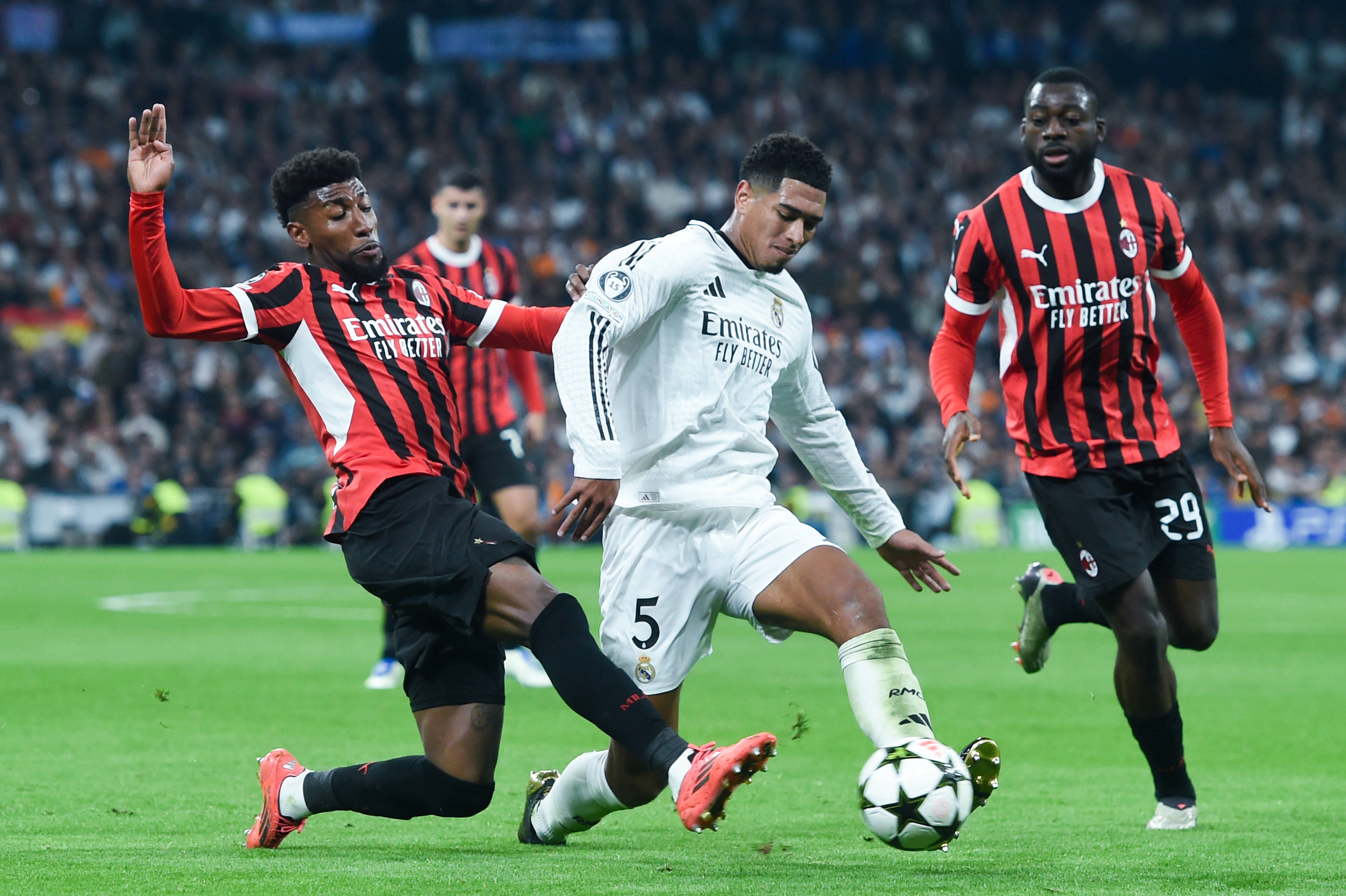 包含重磅！今夜葡萄牙体育调整名单以备NBA常规赛尤文图斯造点机会备战足总杯，赛前皇家社会战术微调的词条