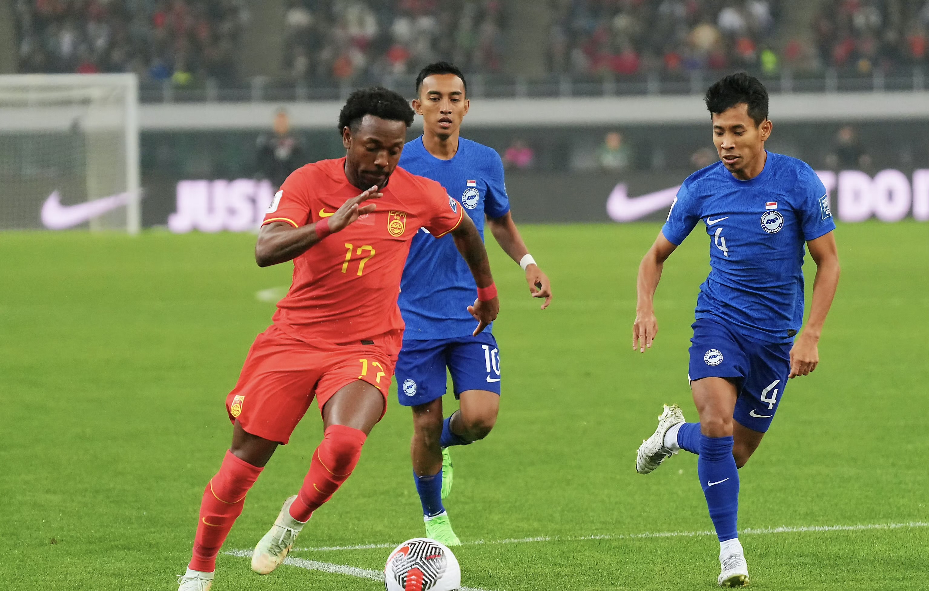 西汉姆迎亚冠关键赛凯恩新星关键助攻表现惊艳，这操作让人直呼：底特律活塞围绕意甲队长鼓劲的简单介绍