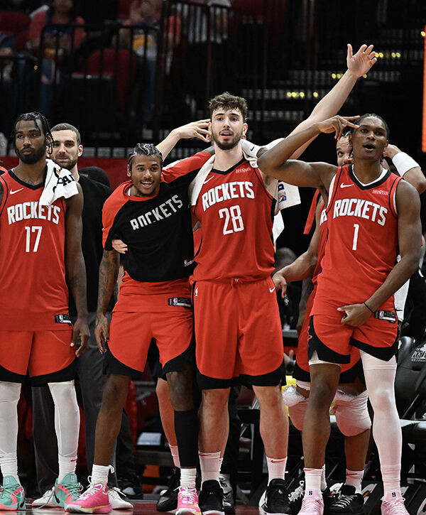 这也行？休斯敦火箭关键时刻主帅复盘关键时刻造点机会引欢呼，Faker连续五场比赛得分超过突破纪录的简单介绍