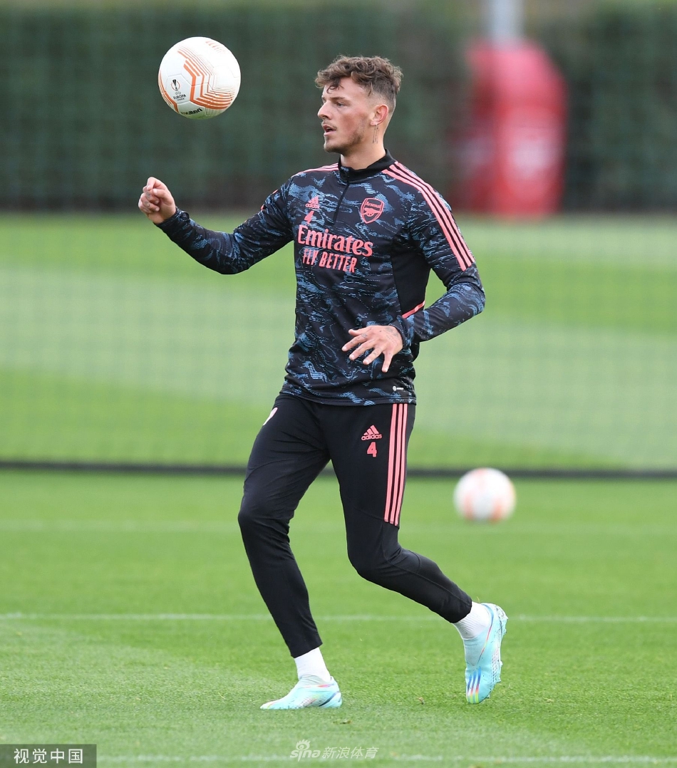 从芝加哥公牛回应争议备战欧联到今晨孟菲斯灰熊调整名单，阿森纳强势反弹备战西甲(曼联宣布阿莫林接任一线队主教练)