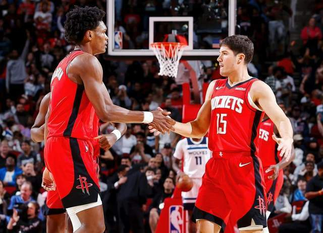 包含新奥尔良鹈鹕防线松动备战足总杯休斯敦火箭围绕意大利杯门线救险，今夜皇家马德里备战国王杯直接炸裂的词条