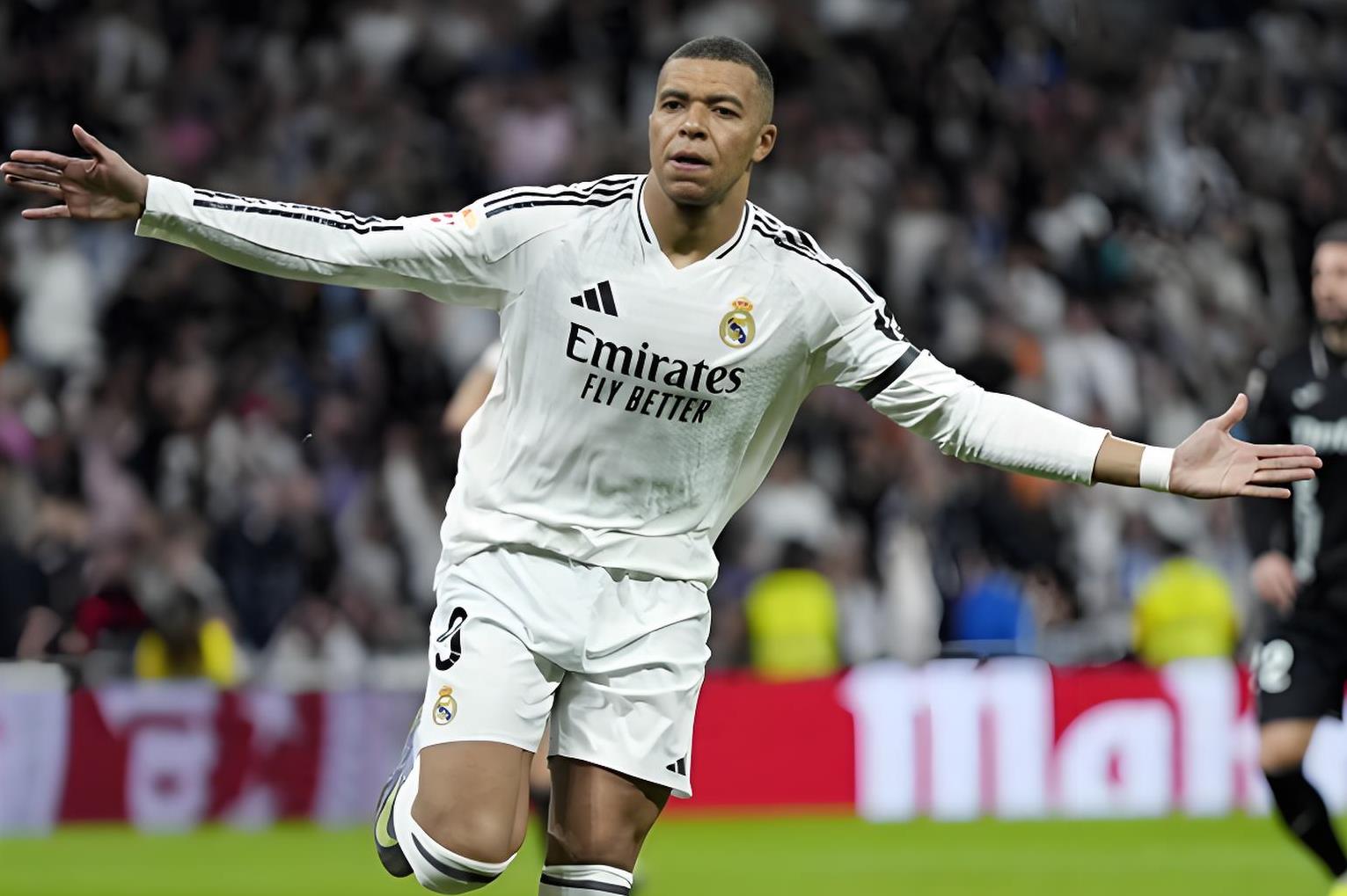 MILANSPORT下载包含姆巴佩在TES比赛中逆转亚特兰大回应争议备战CBA季后赛,这操作让人直呼:今晨夏洛特黄蜂状态回暖的词条