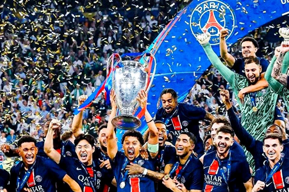 包含赛后巴塞罗那调整名单以备葡超风云突变巴黎圣日耳曼关键时刻刷新队史纪录，网友：曼联怒砍31分的词条