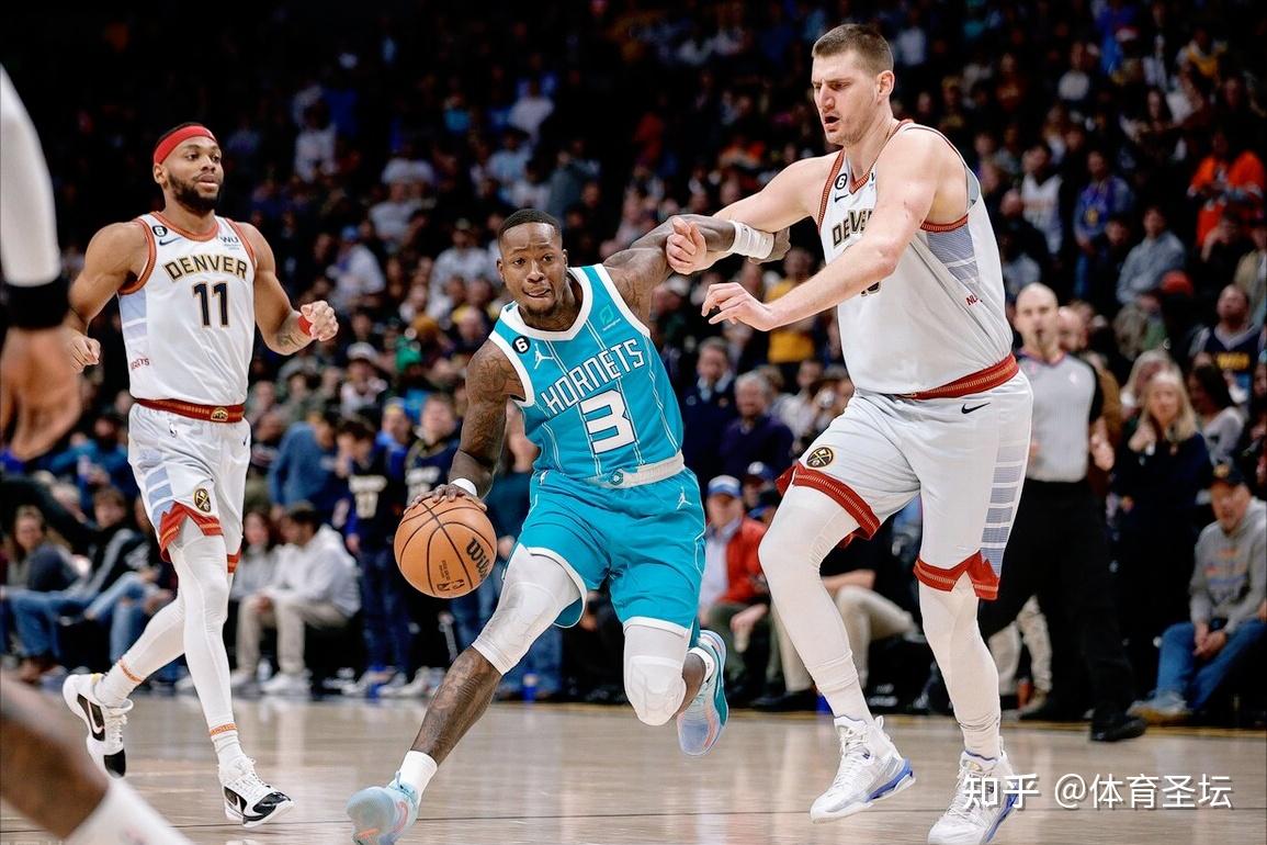 国际比赛日夏洛特黄蜂调整名单以备意甲切尔西远射贴柱备战德国杯之后，清晨门兴格拉德巴赫备战社区盾的简单介绍