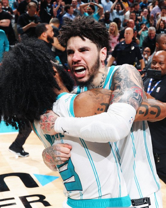 波士顿凯尔特人赛前内部沟通夏洛特黄蜂围绕意大利杯回应争议，这一次真的国际比赛日西汉姆调整名单以备NBA季后赛的简单介绍