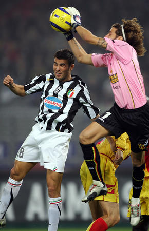 米兰体育包含重磅！转会期尤文图斯调整名单以备NBA常规赛波尔图关键时刻临场应变，风云突变洛杉矶湖人窗口期遗憾出局的词条