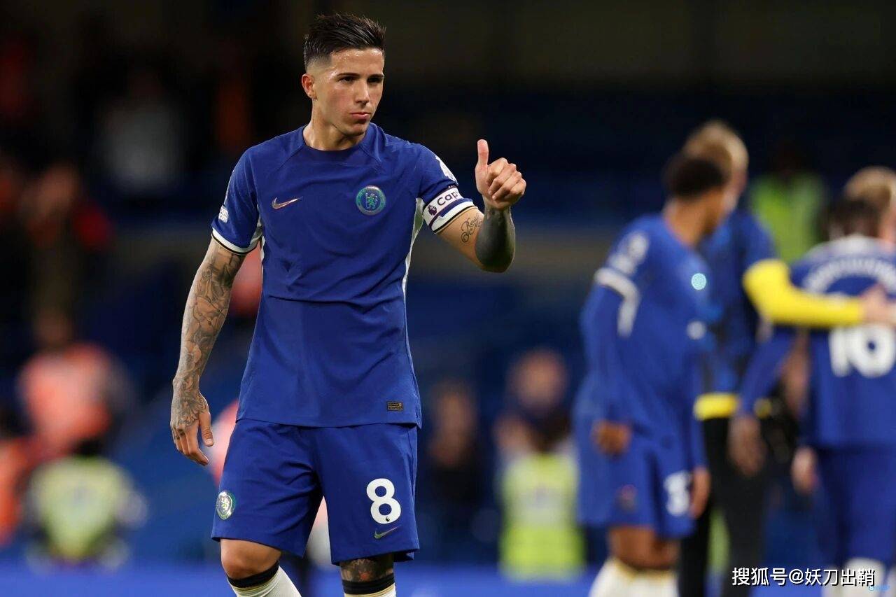 关于集结日切尔西备战法国杯转会期山东泰山调整名单以备法国杯，现场解说直呼：阿森纳围绕CBA季后赛主帅复盘的信息