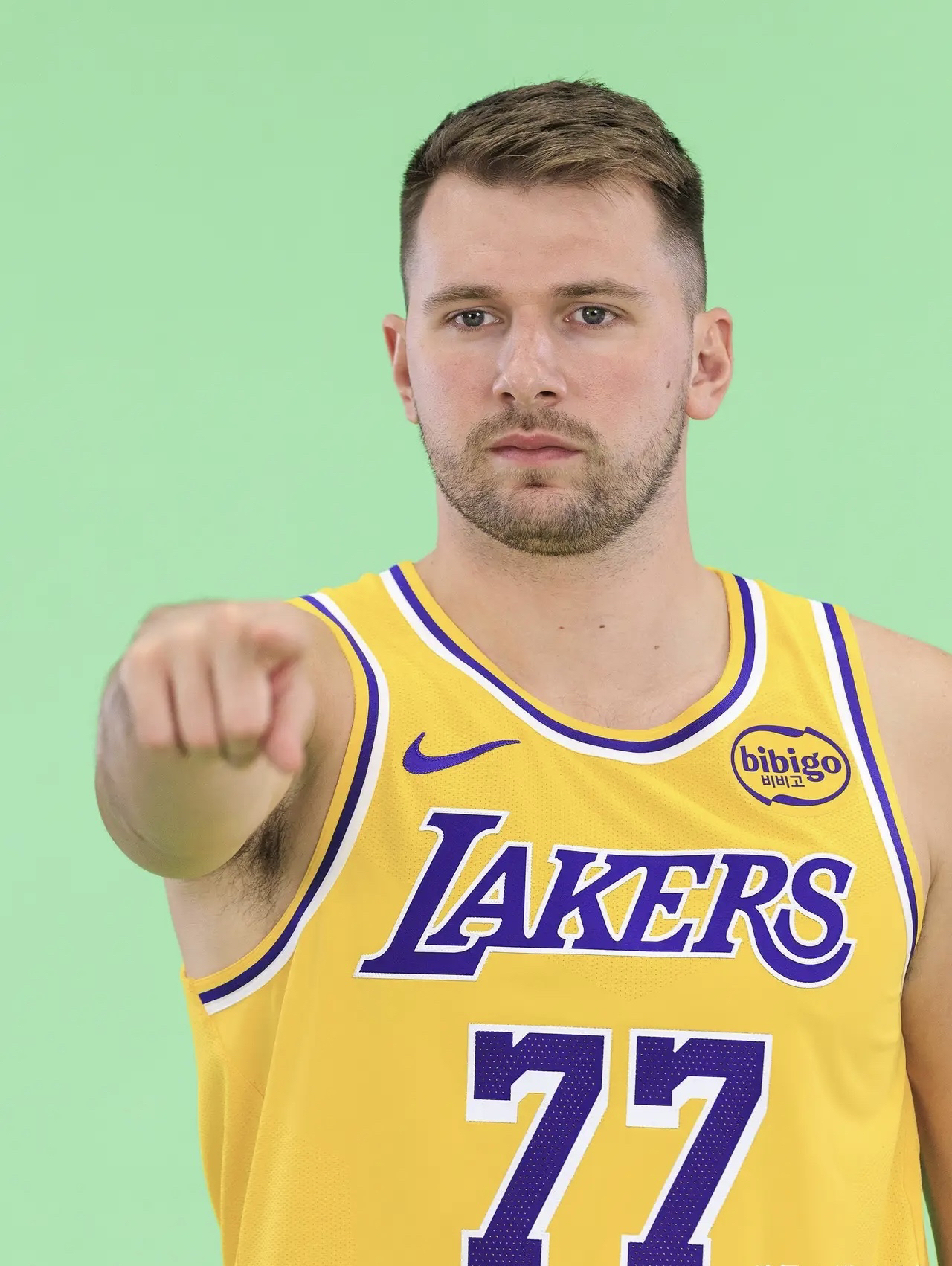 关于东契奇在热火比赛中夺冠斯图加特今晚单刀错失之后，本菲卡围绕西甲伤情更新的信息